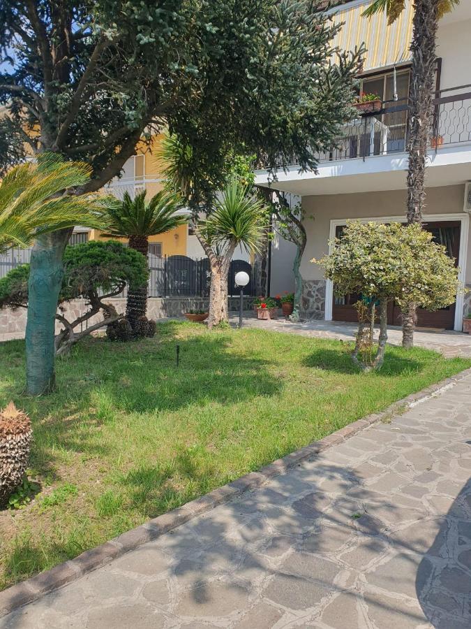 Ospitalita Il Noce Bed & Breakfast Brusciano Екстериор снимка